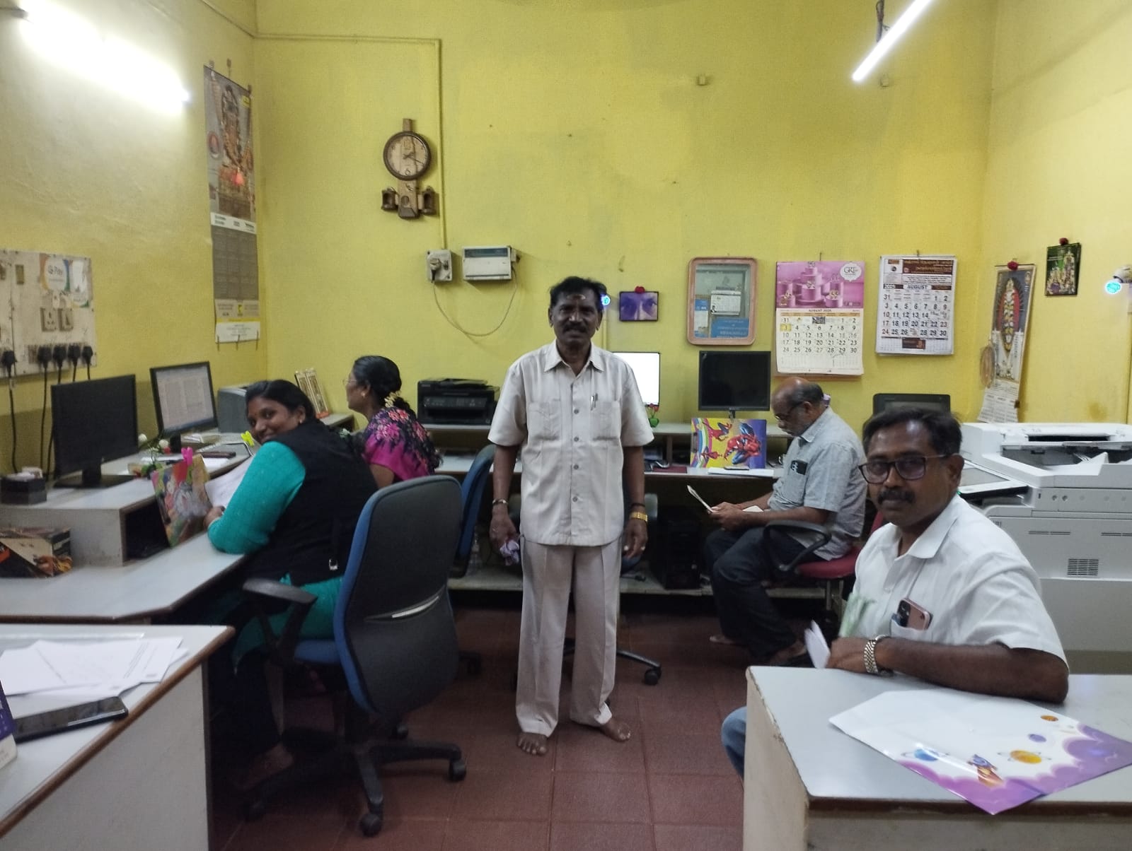 Team meeting at a wooden table