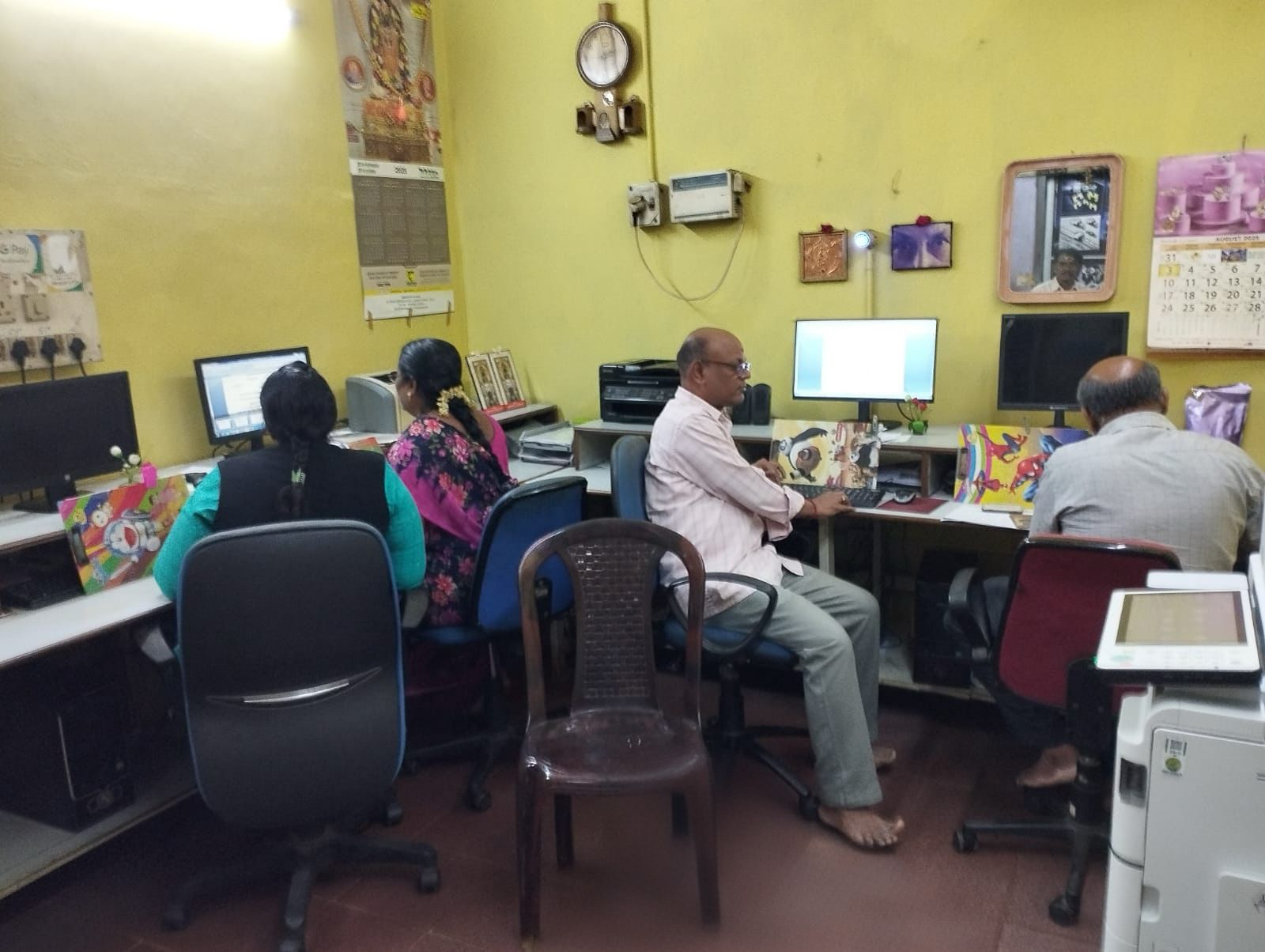 Professional discussion in the office